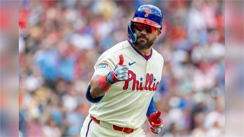 MLB(影)／費城人超級巨砲「洗碗伯」碗洗不停！單場狂炸雙響砲傲視國聯