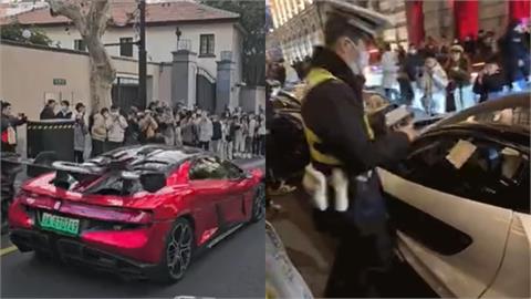 小粉紅豪車「炸街」下1秒遭攔停！狂言「讓韓國人見識真財閥」中網批：很丟臉