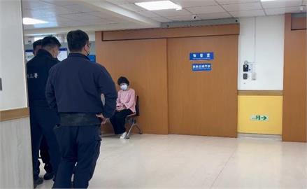快新聞／最遙遠的距離？柯文哲開完刀了　陳佩琪「隔一道門」恢復室外等待