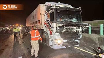 悚！國一豐原段4車連環追撞！1駕駛滿臉血困車內 共1死8傷