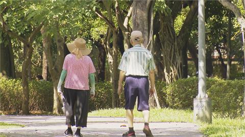 決策者(影)／要去上廁所...結果爸媽再也不想回家了！子女說不出口的長照告白？