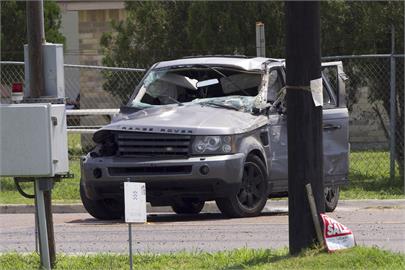 快新聞／美德州邊境城市汽車衝撞等公車民眾 釀7死6傷