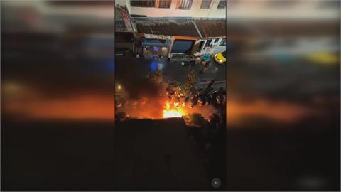 電動機車突自燃竄火　管理員趕緊廣播叫大家移車