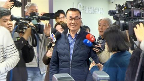 李四川拋「瓢蟲公車」政見　AI製圖失真、娃娃車網友熱議