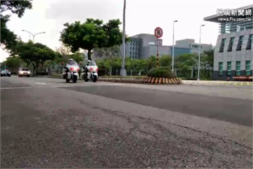 直擊／蔡總統上任首度「政軍兵推」 雲豹甲車重重防禦