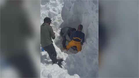尼泊爾「希姆隆峰」驚傳雪崩！　基地營遭埋釀4死12失蹤