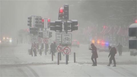 美國風雪奪命！七州進入緊急狀態　交通事故頻傳釀死傷