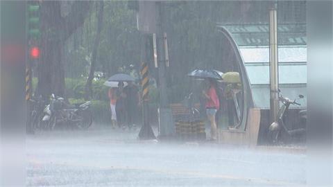 快新聞／國家級警報響起！13縣市大雨特報　大雷雨狂炸新北等3地