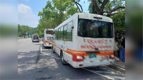 快新聞／台北士林爆嚴重車禍！公車遭小巴士追撞「8乘客送醫」