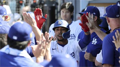MLB(影)／貝茲「致勝轟」擺脫低潮橫掃教士！ 賽後吐露真心話「這樣說」
