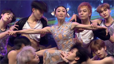 侯怡君為除夕特別節目突破極限　化身「人體不倒翁」挑戰無重力舞蹈