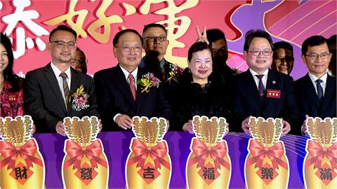 出席中小企業團拜　王美花談續任要務