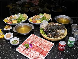 新北活體龍蝦鍋｜自助吧土雞蛋無限取用 壽星專屬送年齡等量蝦！