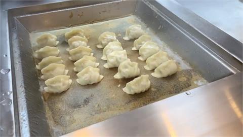 火鍋業者進軍平價小吃 "流心脆皮煎餃"家常美味