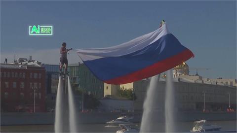莫斯科「水上運動節」清涼登場！　11國跳水好手挑戰水花消失術