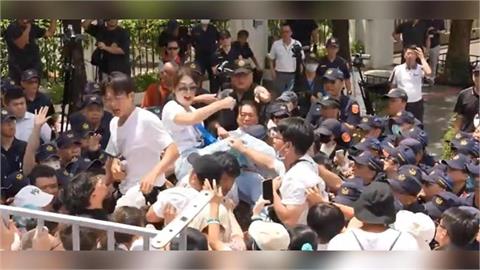 快新聞／白營走讀走鐘！議員秀「路權申請SOP」　轟民眾黨：邏輯死亡