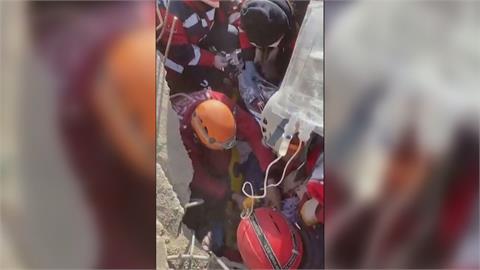 土耳其強震奇蹟頻傳　婦女遭埋222hrs後成功獲救