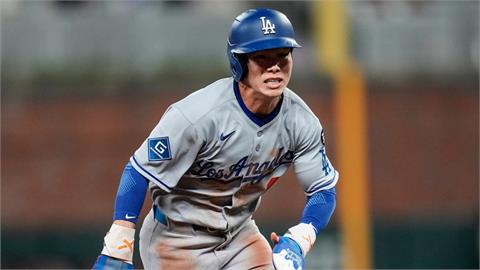 MLB(影)/道奇韓籍工具人金慧成首安首打點出爐 休息室的大谷居然是「這反應」