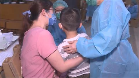 台灣首例MIS-C！10歲確診男童康復後「高燒休克送ICU」醫嘆：該打仗了