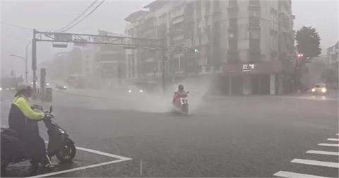 快新聞／雨彈持續猛炸中南部「恐下到父親節」 　北部山區明慎防午後雷陣雨