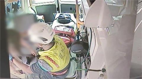 女行人走斑馬線遭撞飛倒地 熱血醫師見狀協助擋車