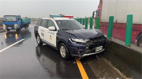 快新聞／救人反被救！員警獲報處理台61車禍　疑天雨路滑自撞護欄