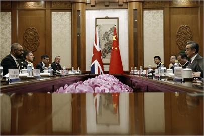 與中國副主席、外長會晤　英國外交大臣：台海和平穩定對國際社會至關重要