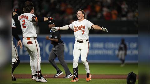 MLB(影)／跟卡仔一模一樣的傷勢！金鶯狀元郎也是鉤骨骨折無法趕上開幕戰