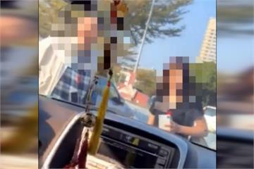 駁二過年車位難求 人肉佔位僵持15分鐘