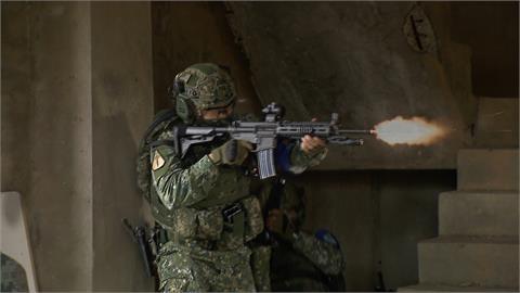 結合精準射擊、障礙排除、團隊合作　特戰官兵必學「CQB」