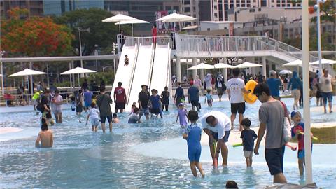 高雄星光水岸公園改造完工　戲水區大升級放電又消暑