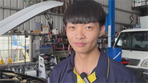 畚斗救了一命！時速破百超車　疾速掃斷男子手中畚斗