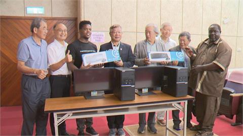 中華奧會送愛到海外  捐贈電腦給賴索托12小學