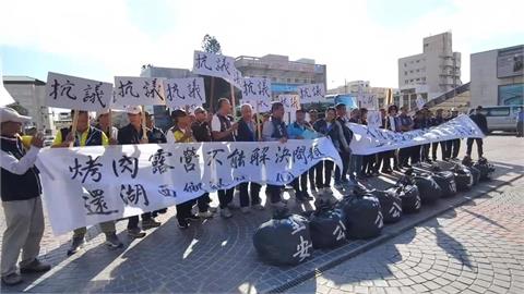 澎湖紅羅垃圾場3年「18次火警」　鄉長陪同議員縣府抗議