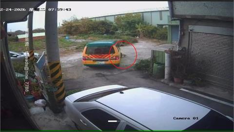 娃娃車迴轉輾斃愛犬　飼主控園方拖延處理