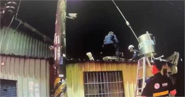 高雄男吃飯離席上廁所後失蹤 警循聲一看「他竟躺在屋頂上」