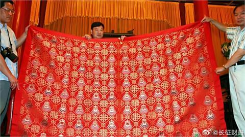 戒色破功！少林寺前方丈釋永信爭議多　擁「60W袈裟、名車」網譏：穿袈裟的CEO