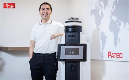 樟宜機場保全機器人巡場  這家台灣汽車股7人團隊做的！
