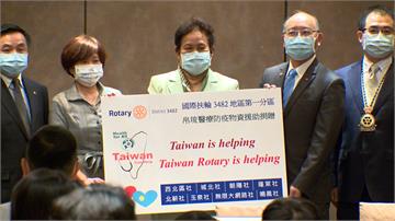 Taiwan is helping！台灣捐醫療器材 帛琉大使致贈感謝狀
