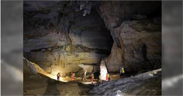 37歲男闖「世界第一長洞」拍照打卡 爆失聯6天!喝地下水奇蹟倖存