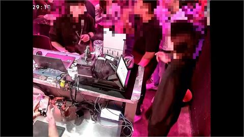 3男闖餐酒館嗆店長「做不了生意」　抽菸被制止竟上演「吞菸蒂」
