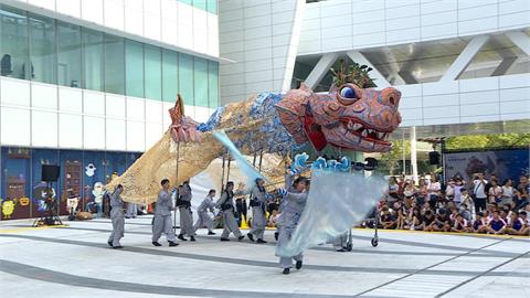 五公尺「神獸」霸氣現身！新舞臺藝術節熱鬧登場