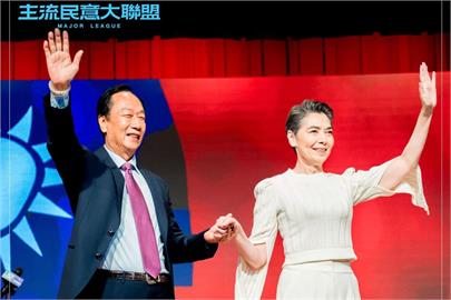 賴佩霞放棄美國籍恐耗時半年？他曝若達成「這條件」將趕上選舉登記日