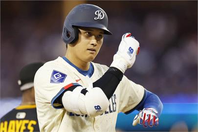 MLB(影)/大谷翔平「爸爸力」終發威猛打賞!佐佐木朗希先發5.2局失3分