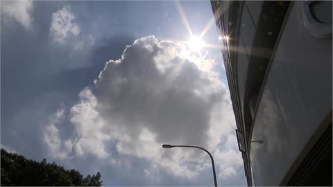 高溫飆破37°C！午後雷雨猛襲「這2區」⋯專家揭未來10天颱風生成機率