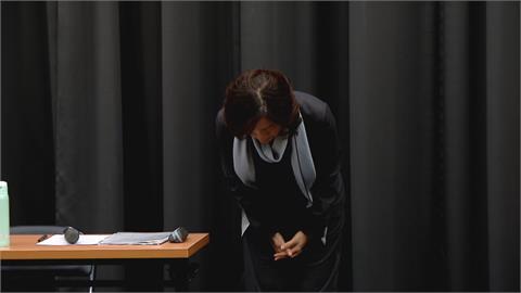 快新聞／勞動部公務員輕生案調查結果出爐　何佩珊鞠躬道歉：謝宜容調離北分署