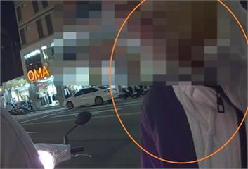 直播到一半警員現身　29歲直播主被通緝夜市高調開臺被逮