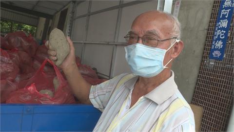 70歲地瓜伯處境堪憐　妻罹癌、4小孩要養
