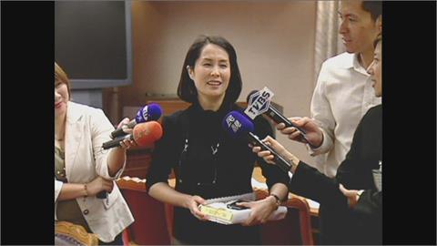 高金素梅「遭搜索」掀政壇風暴！回顧「3大爭議」親中立場挨批：踐踏族群尊重