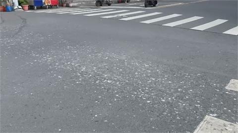 林園區這條路鳥屎大爆發　若遇下雨騎士慘摔